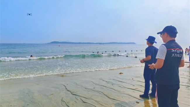 大鹏新区启用水上飞翼 “黑科技”，护航旅游旺季安全