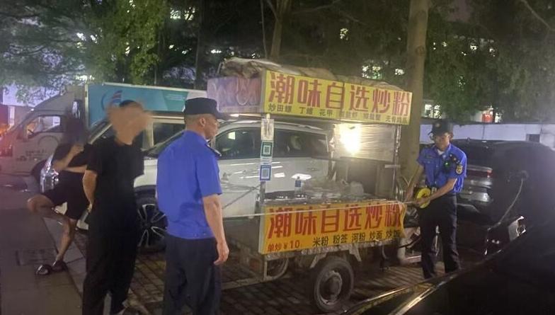 迎“十五运” 南湾街道整治占道经营 规范街面秩序