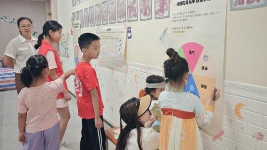 福田区南园街道巴登社区开展亲子互动展活动