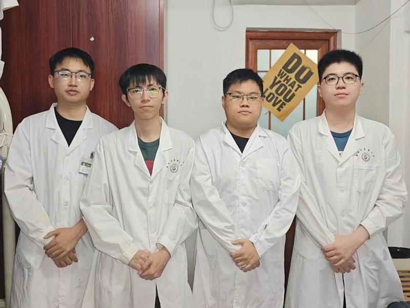 “研”值爆表！龙岗中心医院“学霸寝室”四剑客全员上岸