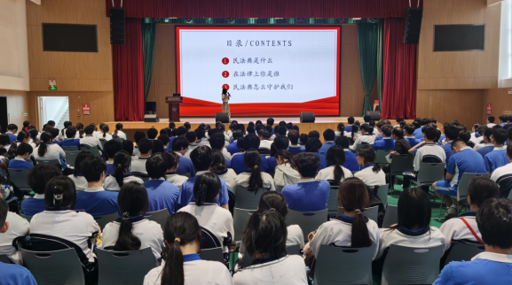 宝龙街道“民法典宣传月”活动走进基层群众