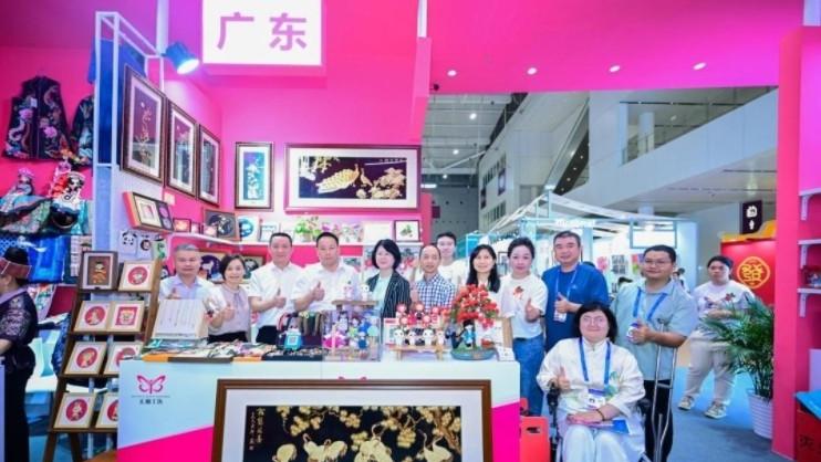 福田“美丽工坊”亮相文博会，非遗技艺助力残疾女性追梦