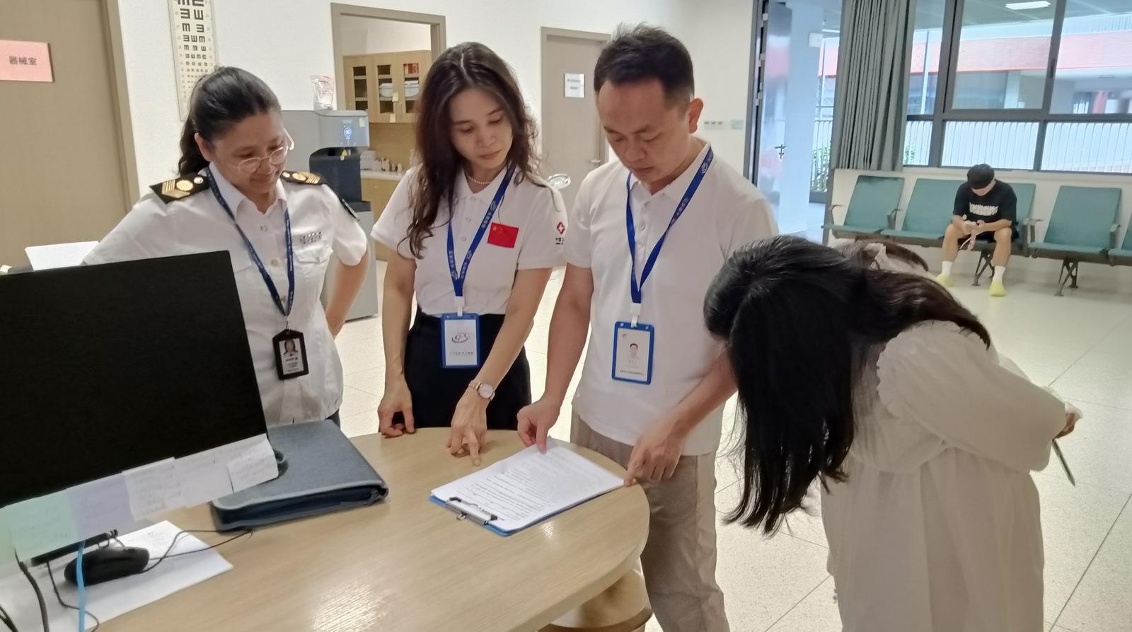 组建专业队伍 保障考生健康