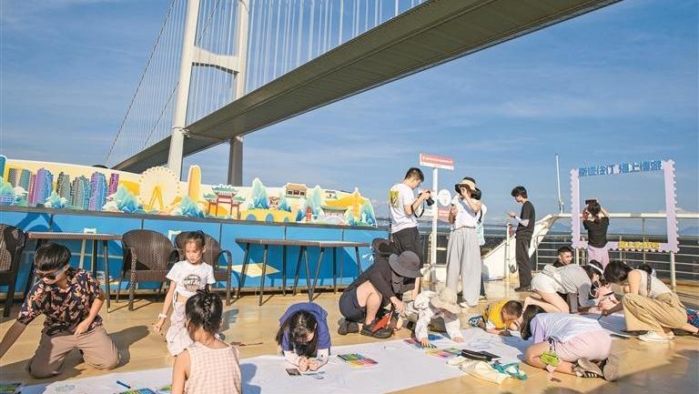 聆听鲸歌 绘就蔚蓝