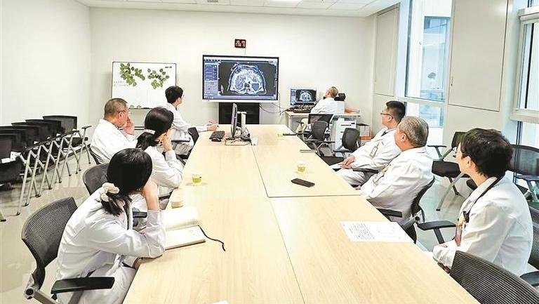 “戒油”35年结石却反复发作 医生：进食适量油脂有助于胆汁排泄