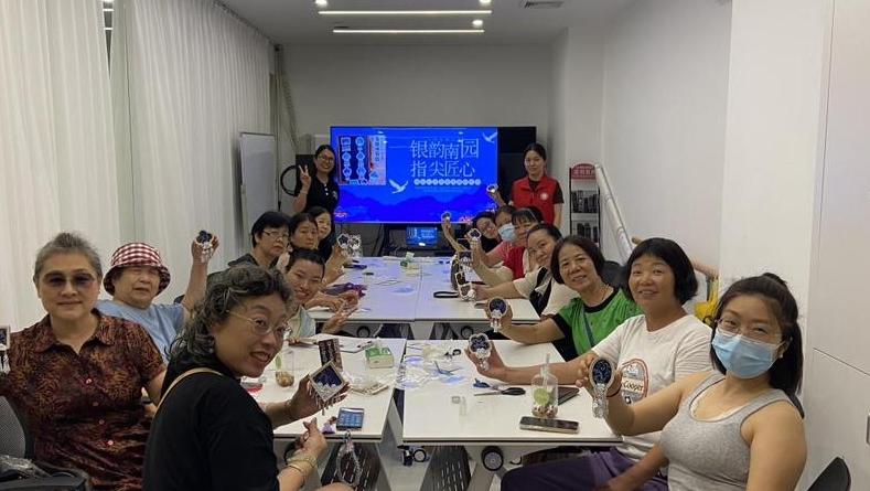 南园街道南园社区苗银手作凝聚文化邻里情