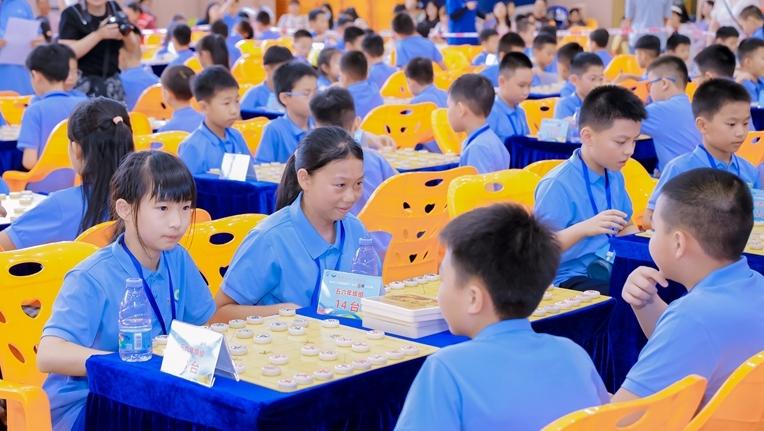 楚河汉界风云再起，坪地怡心社区“棋聚怡心，弈展风采”