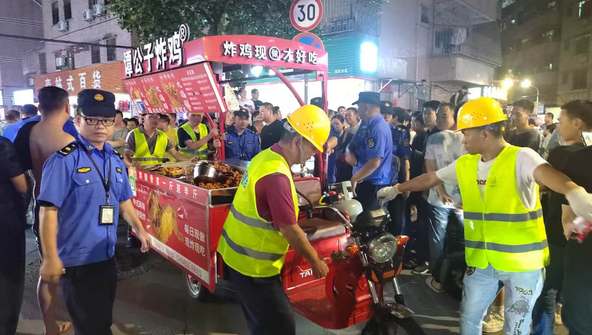 ​横岗街道多措并举整治“乱摆卖”寻找城市治理“最优解”