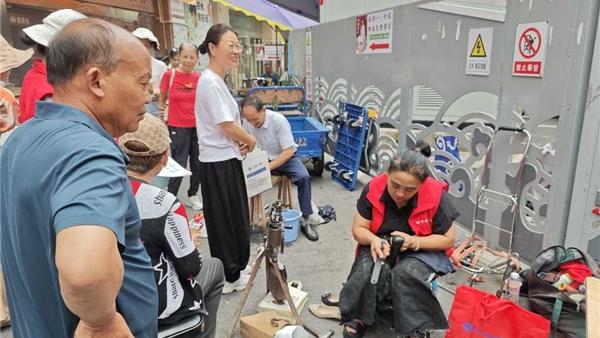 莲塘“便民”套餐服务触角延伸到基层治理末梢