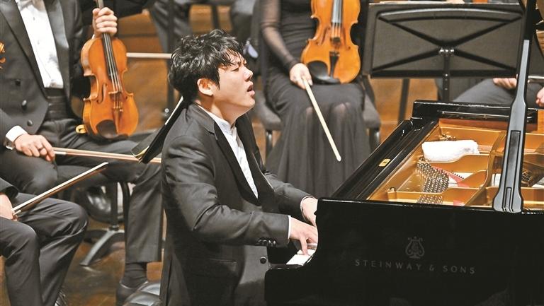 专访从深圳走向世界舞台的青年钢琴家张昊辰：在音符的尽头寻找“不确定”之美