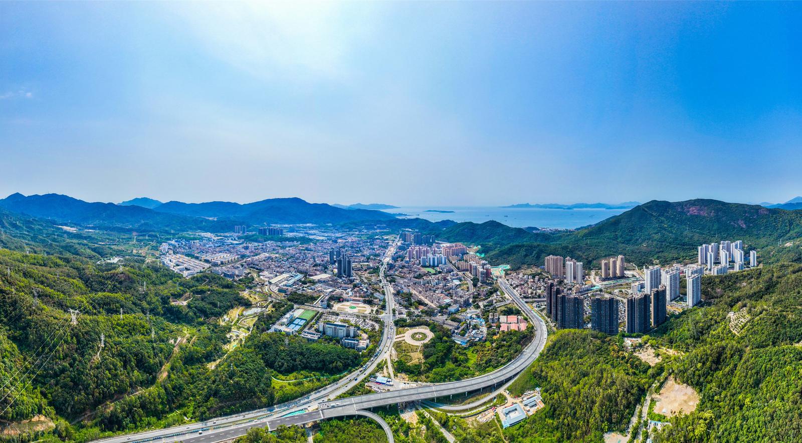 ​大鹏交警组织开展校园未成年人“炸街飙车”安全宣传