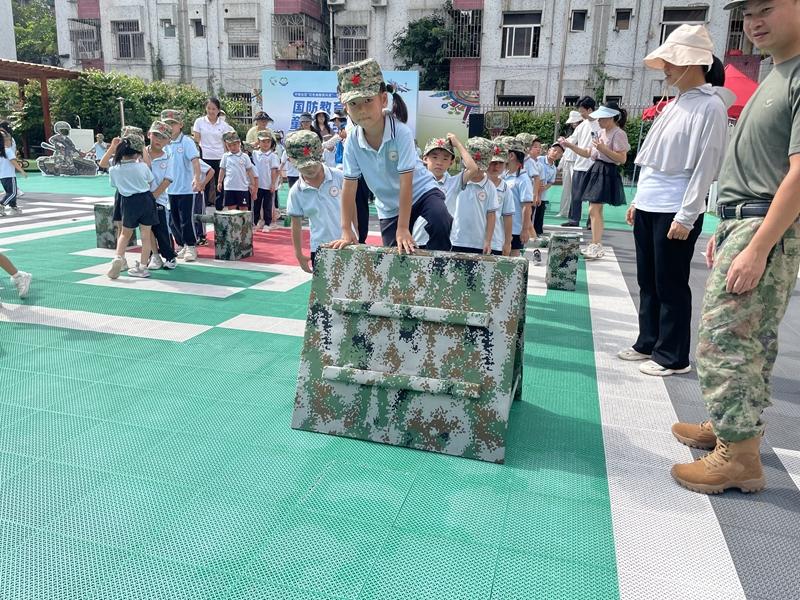 萌娃变“小小兵”！龙岗这场国防启蒙课太燃了