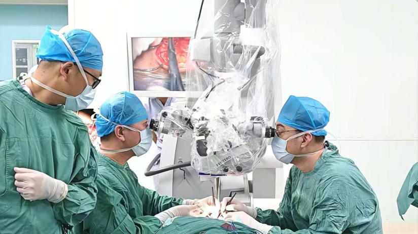 57岁大叔脑动静脉破裂出血！深圳医生极速“拆弹”