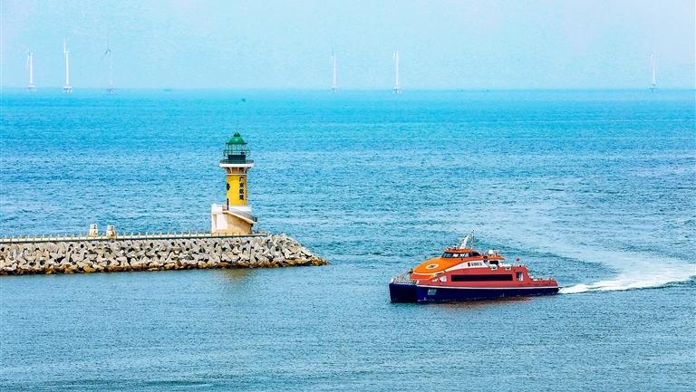 深圳机场码头上新两条旅游航线 坐船到“网红”海岛上兜兜风