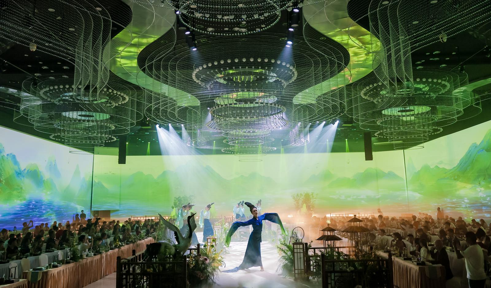 宝立方全息光影宴会厅发布会举行 科技文化融合重塑宴会场景
