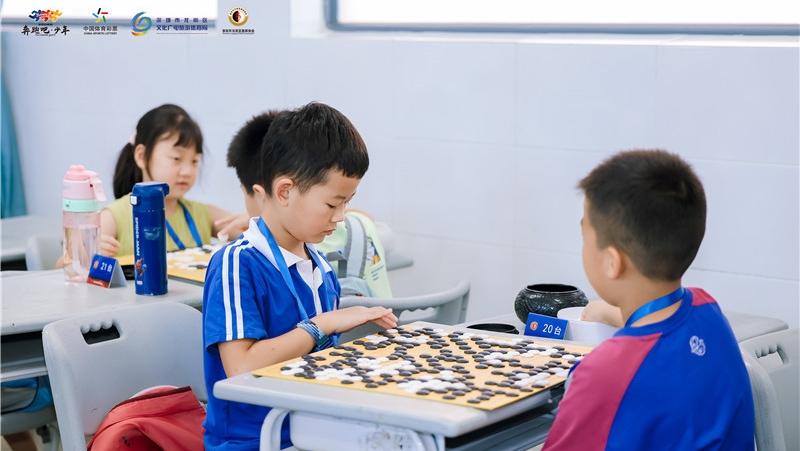 “龙岗杯” 围棋校际联赛圆满收官 300余名棋手展风采