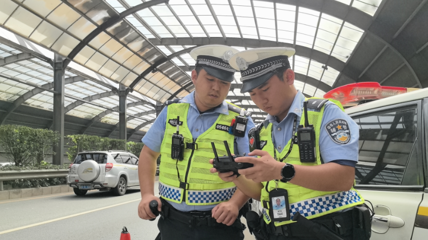 空地联动雷霆出击，龙岗严查盐龙大道电动车交通违法