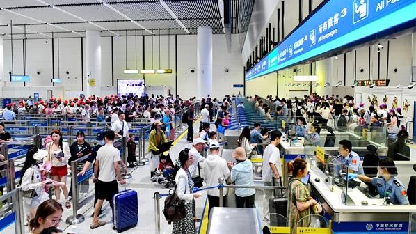 莲塘口岸出入境客流超1500万人次