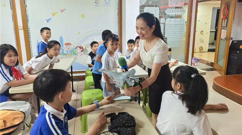 航空科普融合国防教育  平南社区点燃青少年科技报国梦