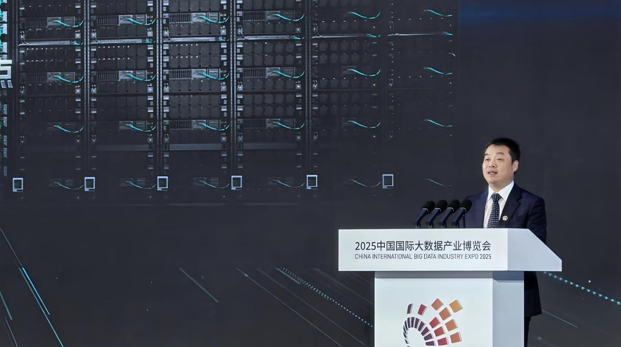 华为云张平安：打造算力黑土地，繁荣AI百花园，加速行业智能跃迁