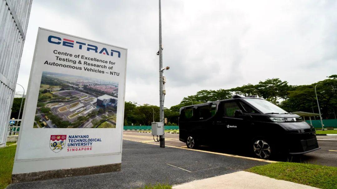 抢滩东南亚！文远知行Robotaxi GXR开进新加坡