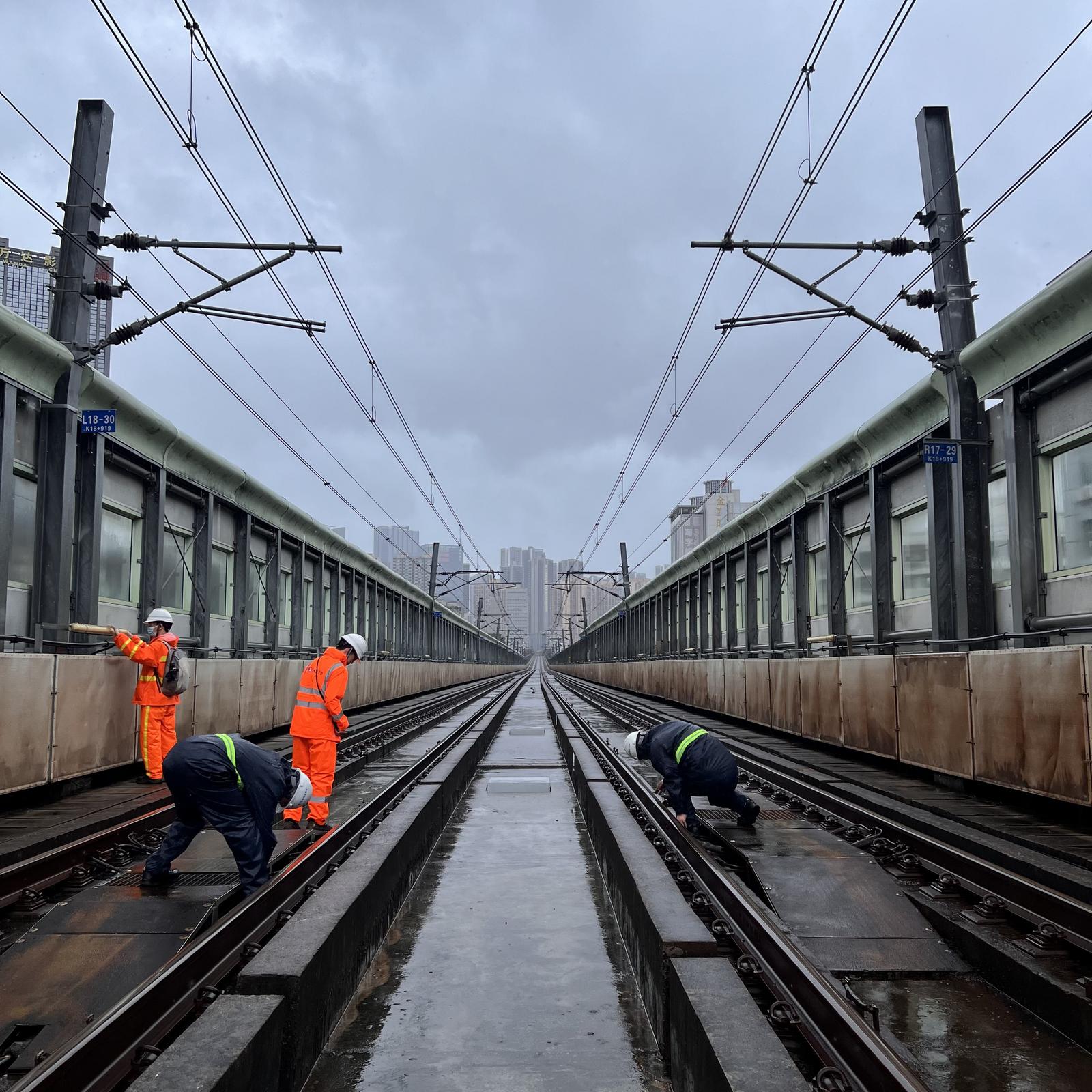 台风减弱不松懈！港铁（深圳）为地铁 4、13 号线复运保驾护航