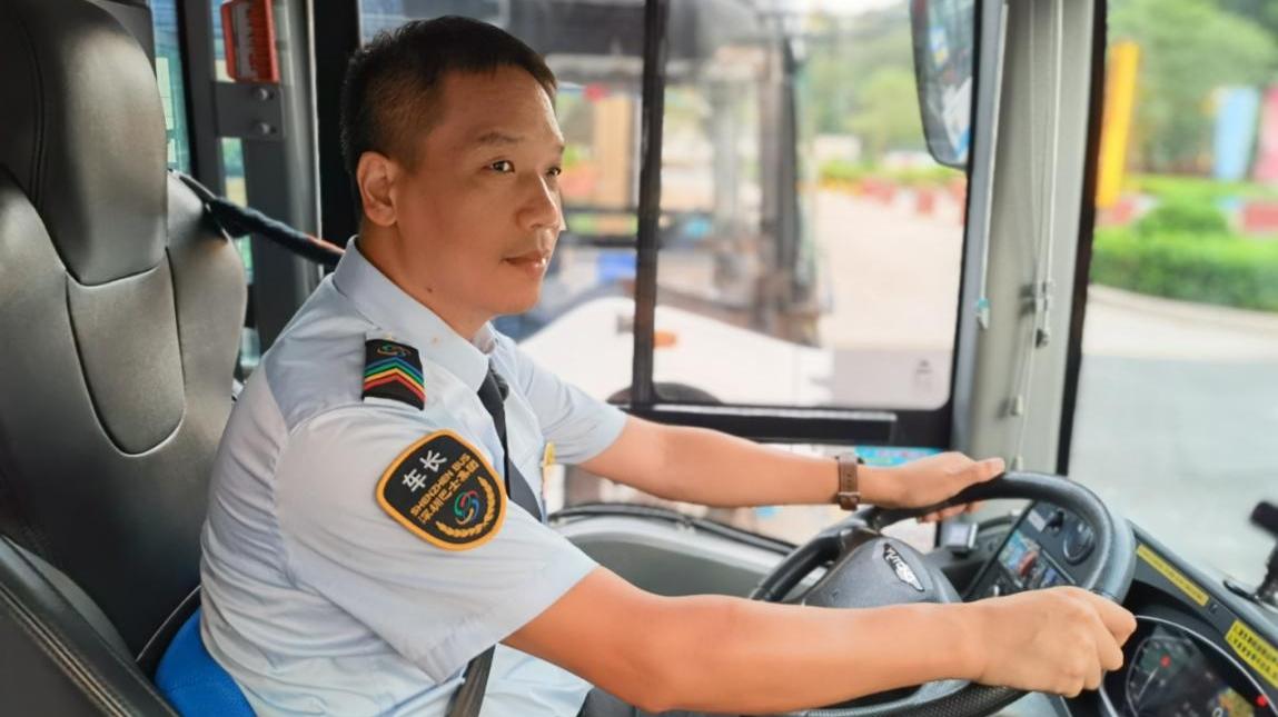 方向盘上的温暖哲学：M312路驾驶员李海波的