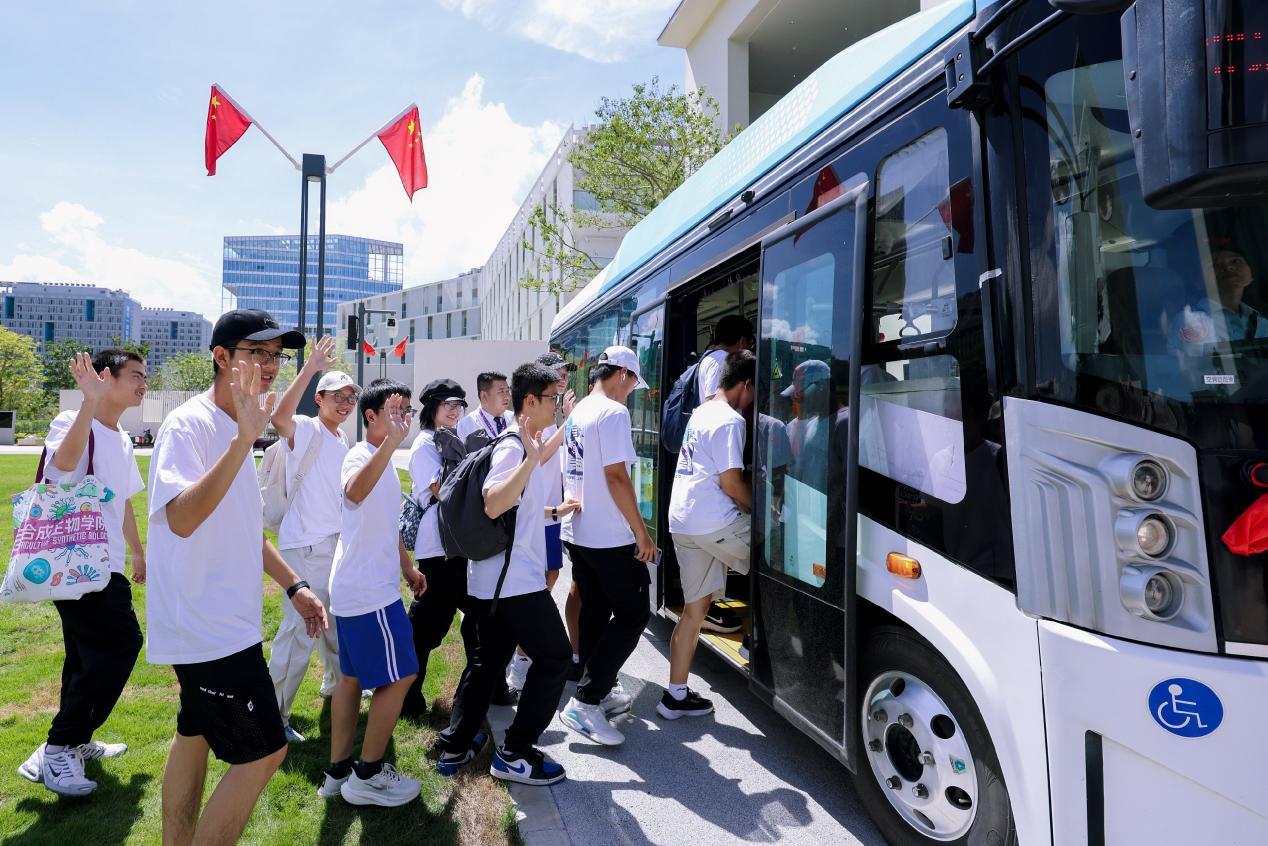 打通“最后一公里”，驶上“学术快车道” 深圳理工大学B929暖心专线鸣笛启航