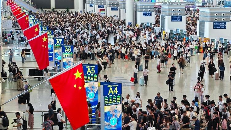 国庆中秋深圳铁路到发旅客近900万人次 深圳北站6刷客流纪录