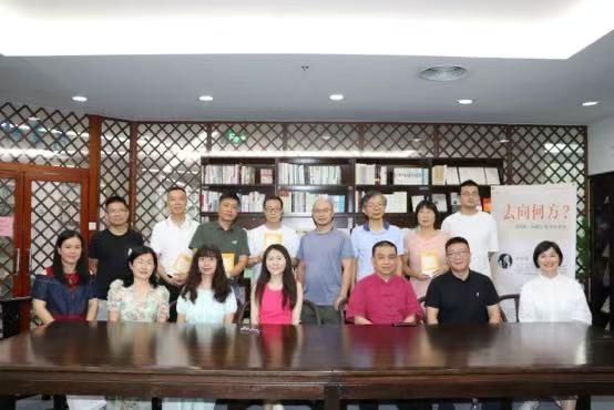 以“深二代”之眼观深圳！游利华携新书《向深，向暖》做客深圳书房