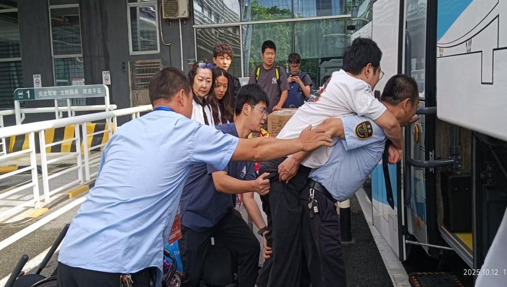 深巴暖心服务+智慧保障护航十五运会 这些瞬间藏着“深圳温度”