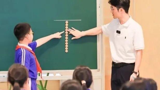 《中国教育报》头版关注，深圳“双随机”编班护航教育公平