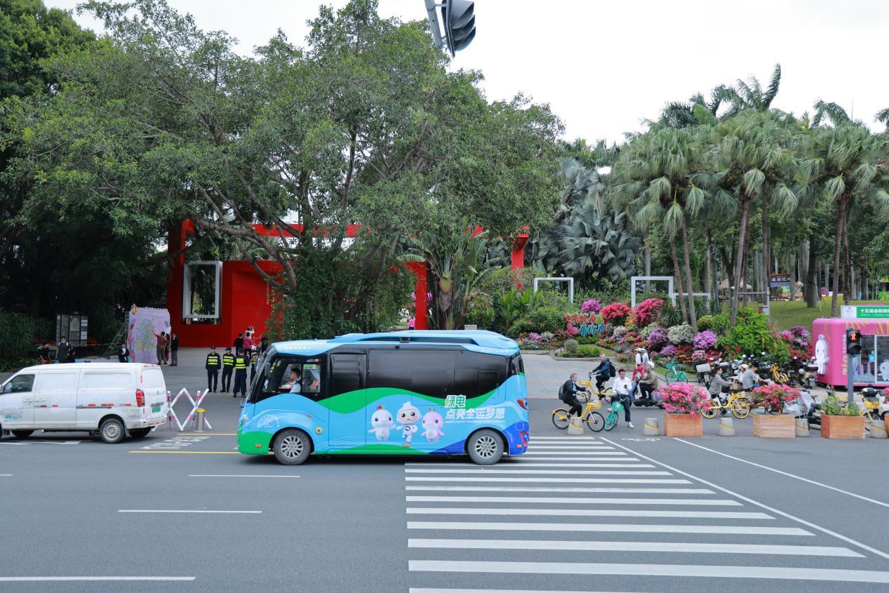 深圳供电局助力十五运会志愿服务新风尚 绿电大篷车启程护航十五运