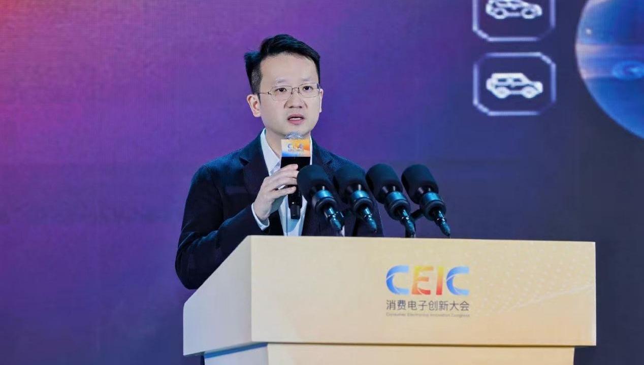 荣耀郭锐：以“三新”解码AI终端新生态 加速端侧AI消费级落地