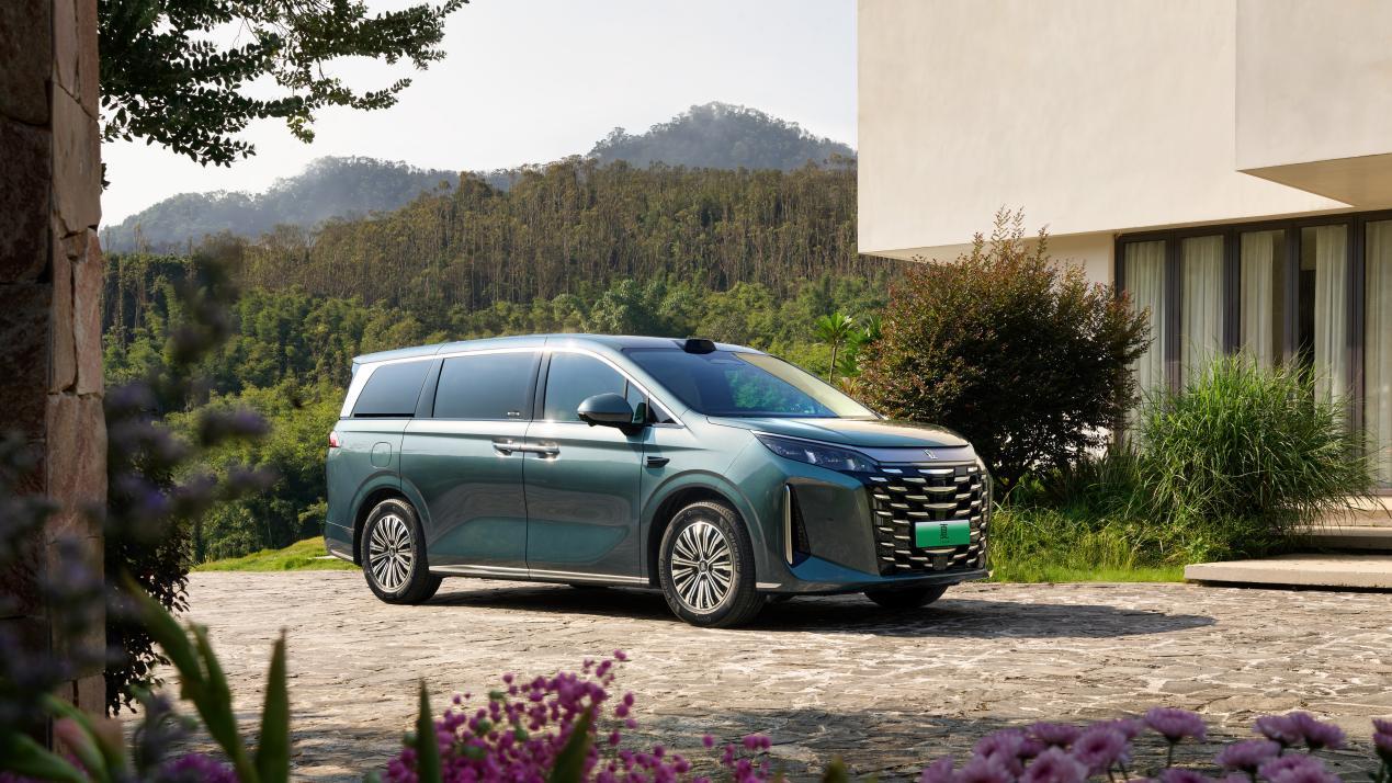 比亚迪2026款夏：家庭用车的一步到位之选，辅助驾驶省油黑科技全拉满