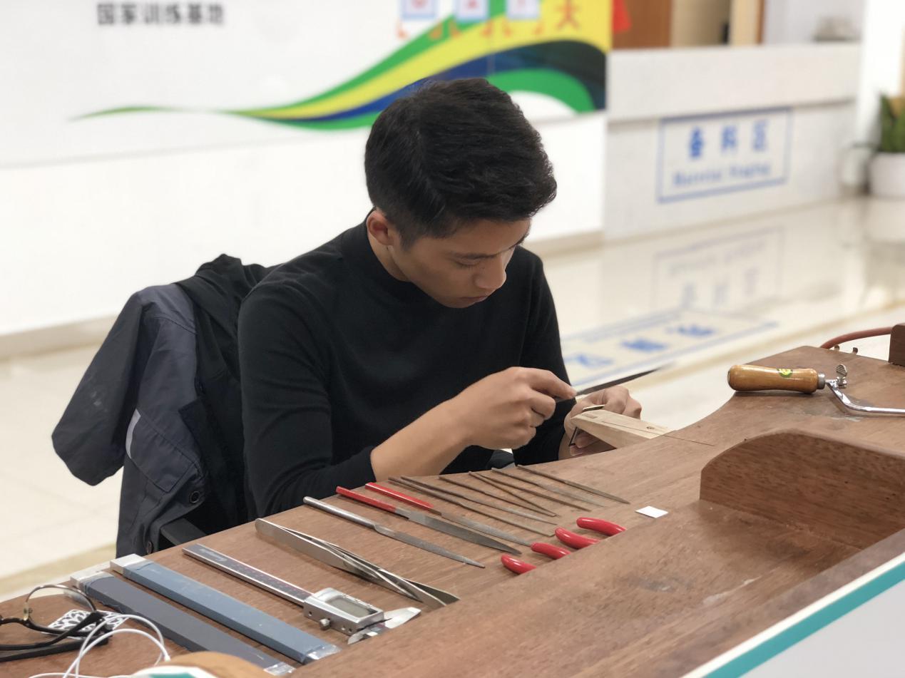 深圳“技客”故事|郭志鹏：秉承珠宝匠心，锻造“打金”招牌