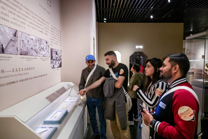 丝路文明遇见意式浪漫：​“外国人看南山”带外籍友人深度体验多元文化融合之城