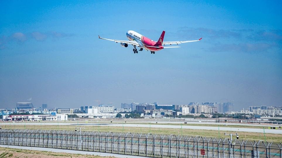 深圳机场正式迈入“三跑道时代”