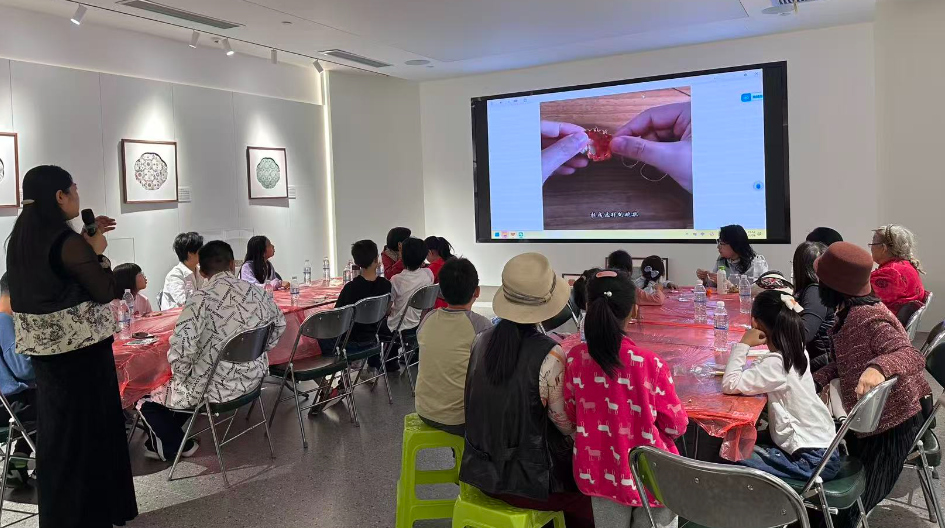 “宋锦传韵·匠心融爱” 公益非遗手工活动在深圳温暖开展