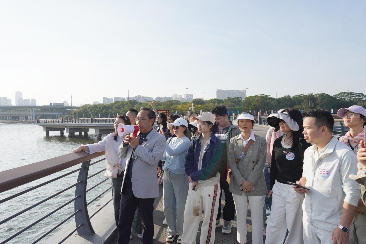 “走读深圳”完美收官！木木领读，在深圳读书月里读懂深港双城情怀