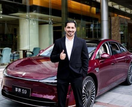 鸿蒙智行尊界S800、享界S9成为第二届沙特电影之夜礼宾用车