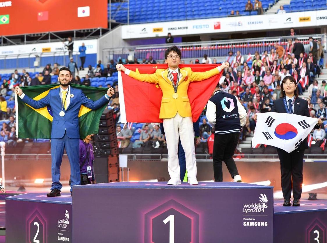 深圳“技客”故事｜卓嘉鹏：从DIY少年到育人教练，深城职给了他实现梦想的底气