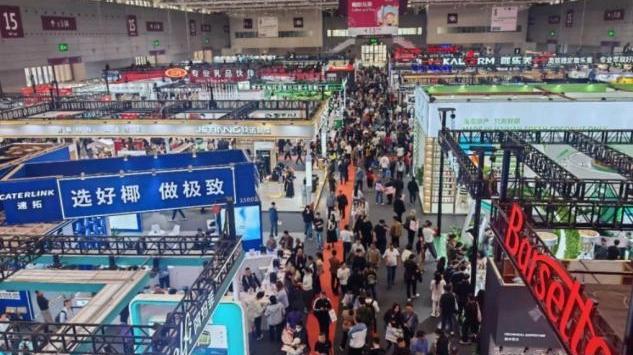 HOTELEX深圳展开幕：小牧谷首发MLCT新品，圣吗哪乳业切入功能性咖啡乳品市场