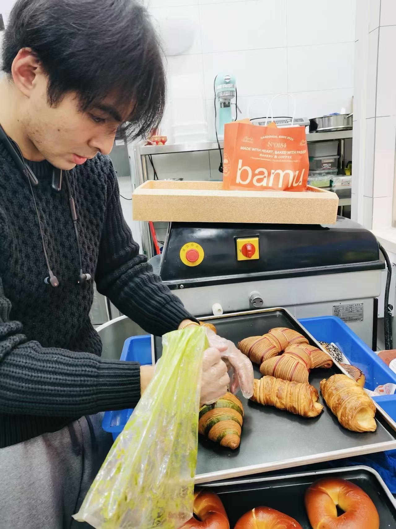 最美手艺人|罗志坚：一口酥脆 连接湾心