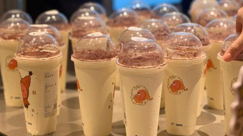 喜茶×泡泡玛特“星星人”联名活动火爆