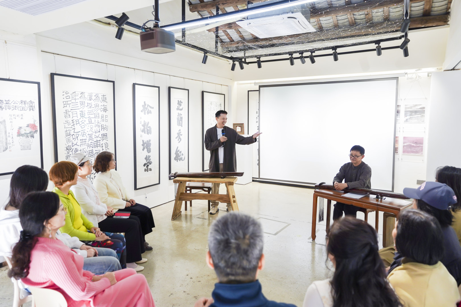 图11 古琴研学开讲.jpg