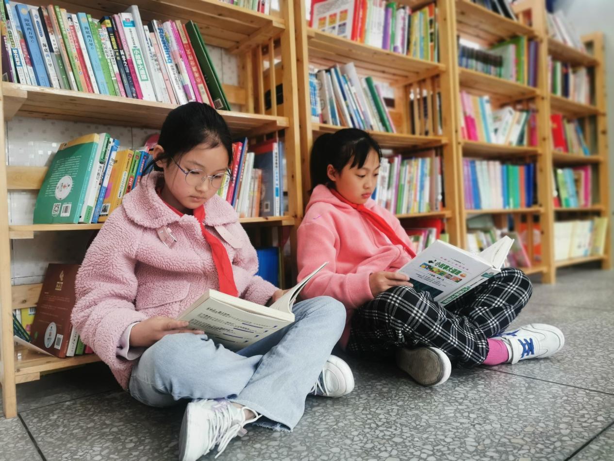 兴趣+公益双向赋能 兴趣岛爱心图书室点亮乡村童年