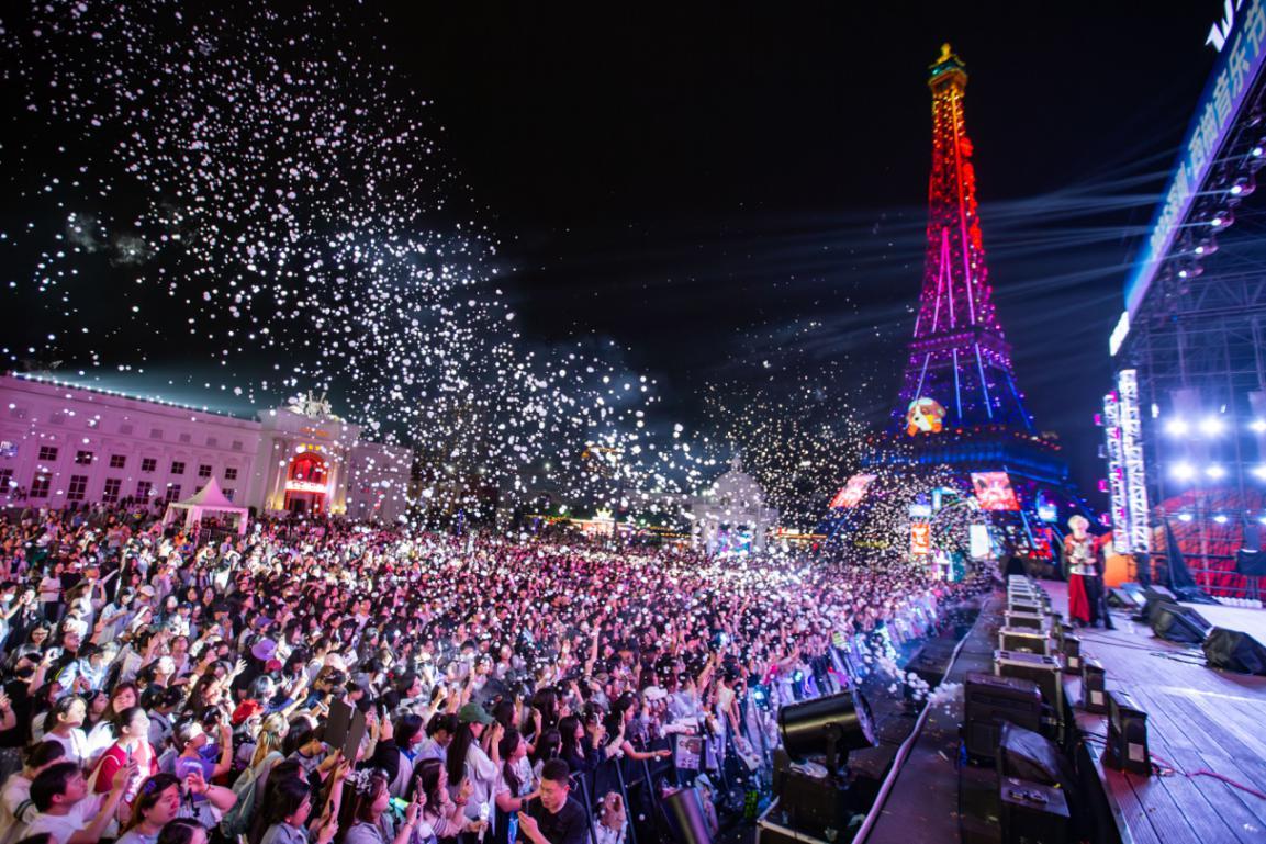 深圳世界之窗“闪光迎新季”开启 《拿破仑传奇》震撼首演