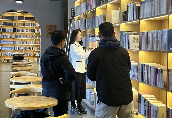 一本好书一份暖 兴趣岛以公益让全民阅读照进生活