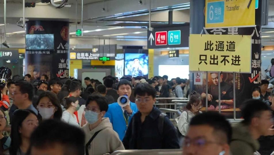 1305万人次！跨年夜深圳地铁客运量创历史新高